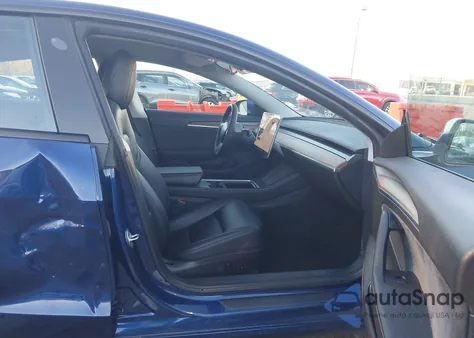 2021 Tesla Model 3 Standard Range Plus Rear-Wheel Drive z USA, uszkodzony, nr VIN 5YJ3E1EA8MF092097